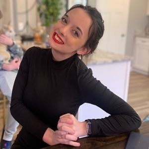 Meet your Posher, Gia